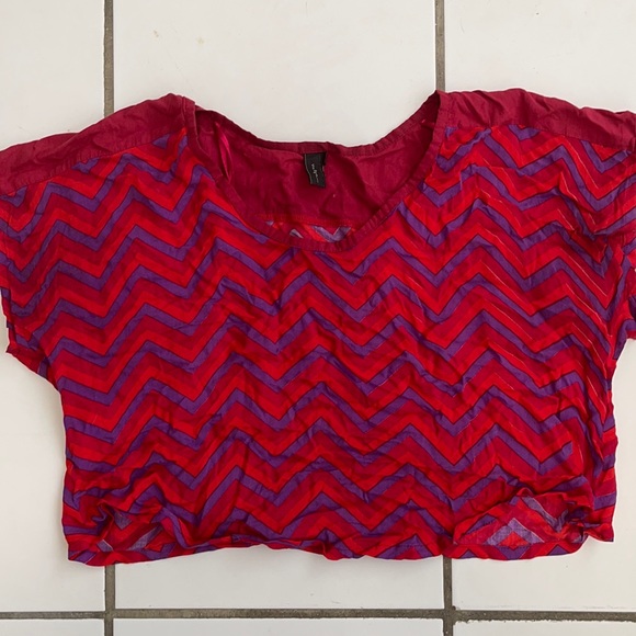 Crop top - Picture 1 of 1